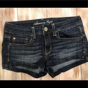 American Eagle Women’s Jean short. Size 6.